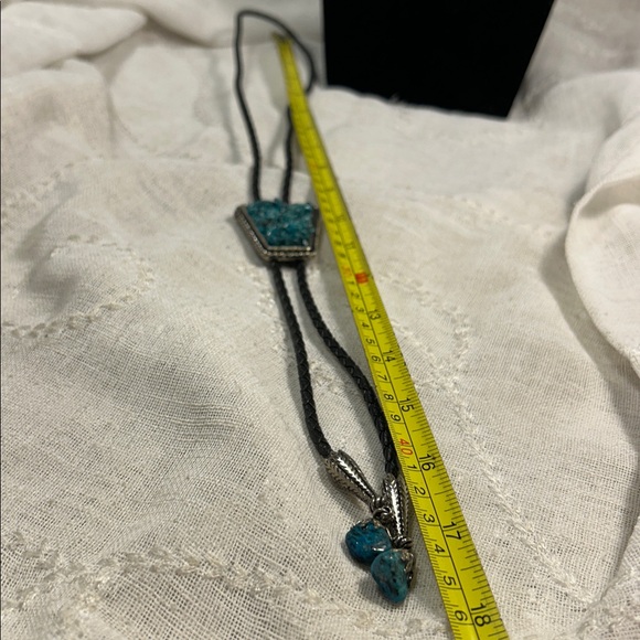 Vintage Bolo tie western leather and ornate medallion turquoise - Picture 6 of 11
